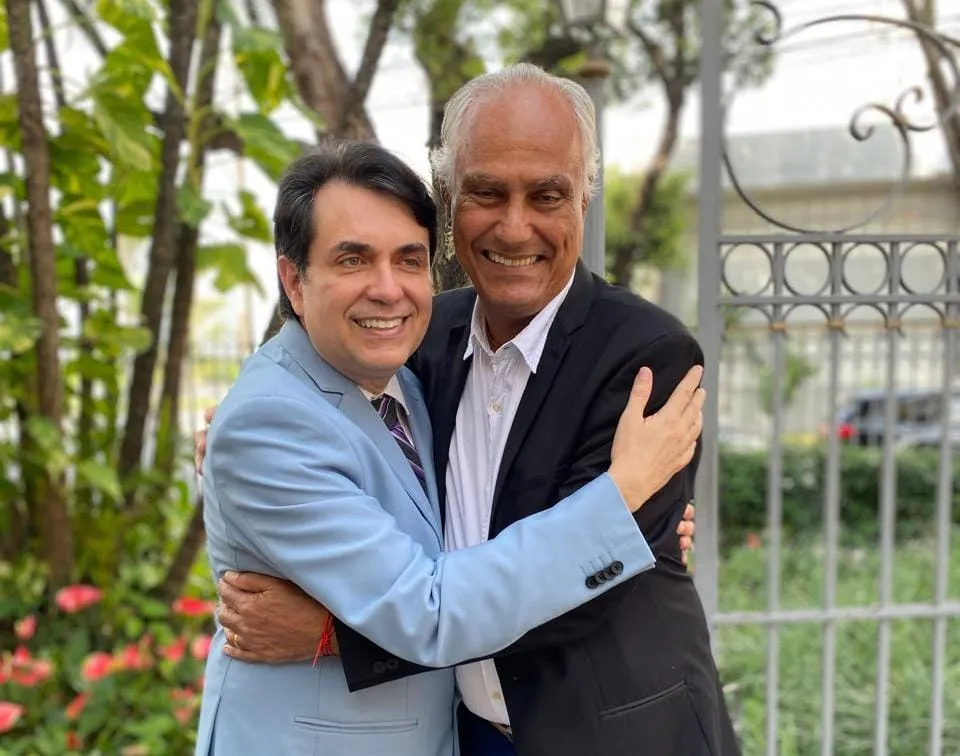 Foto: Cristiano Carrilho ao lado de seu apoiador, Rodolfo Aureliano Filho