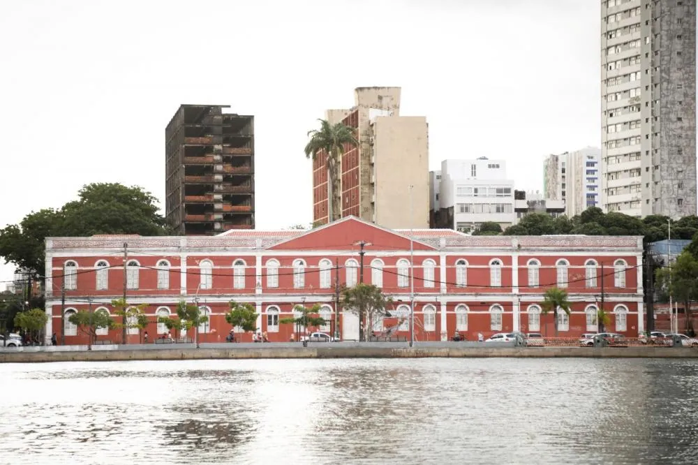 Foto 1: Hesíodo Góes/Secom - Foto 2: Demison Costa/SEE
