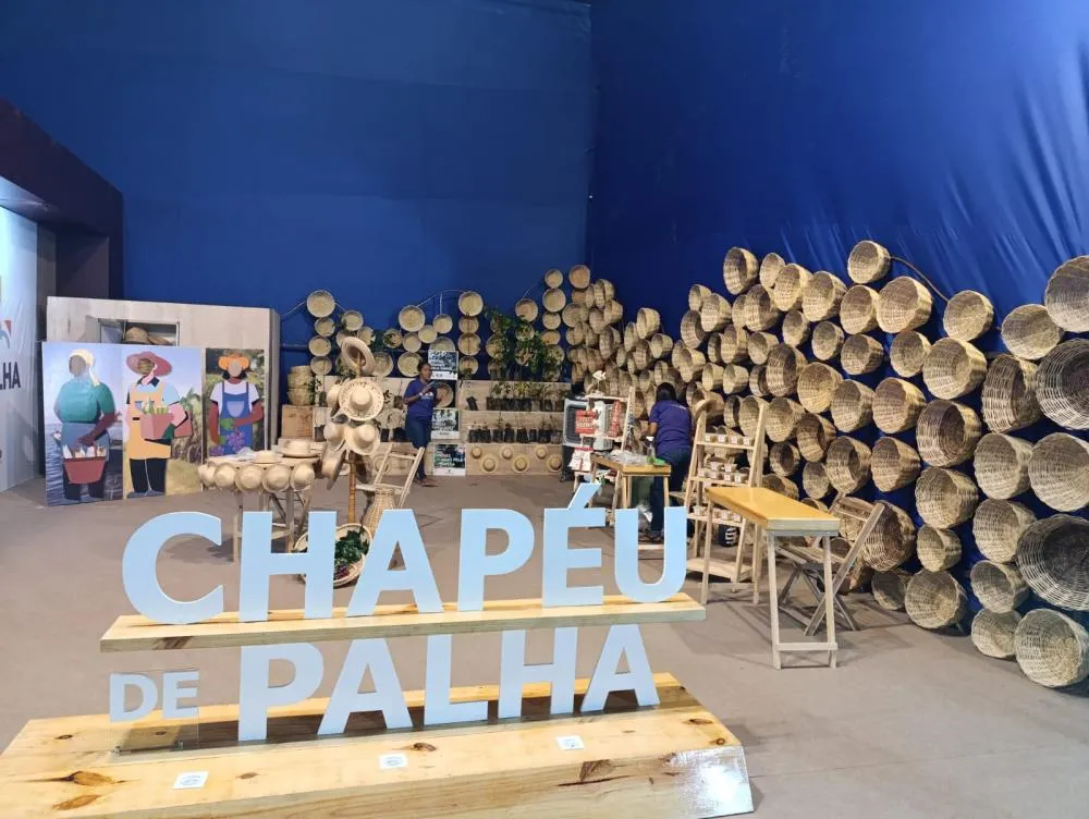 Estande do chapéu de palha na Feneart - Foto: redação famamamax 