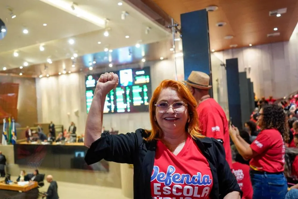 Imagem da presidenta do Sintepe, Ivete Caetano, na ALEPE - Foto: Divulgação 