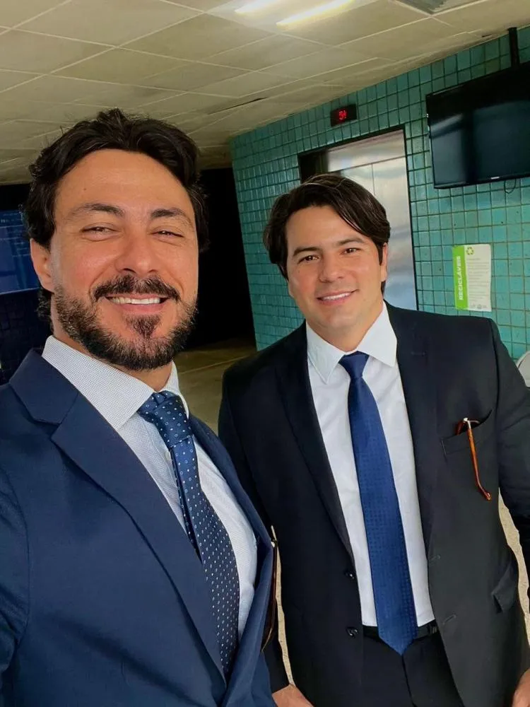 O advogado Jadson, ao lado de Márcio Botelho. Fotos: Divulgação.