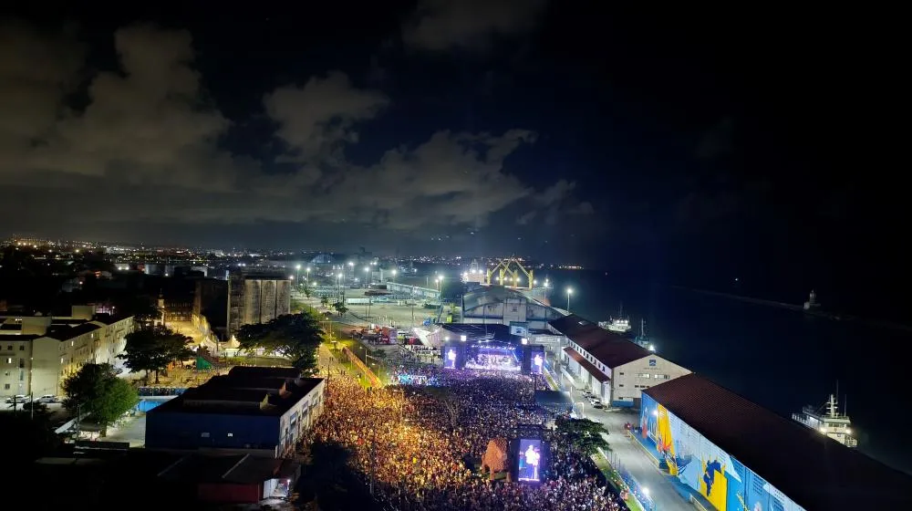 VILA SÃO JOÃO GOMES E PERNAMBUCO MEU PAÍS LOTAM RECIFE E CELEBRAM A FORÇA DA CULTURA NORDESTINA 