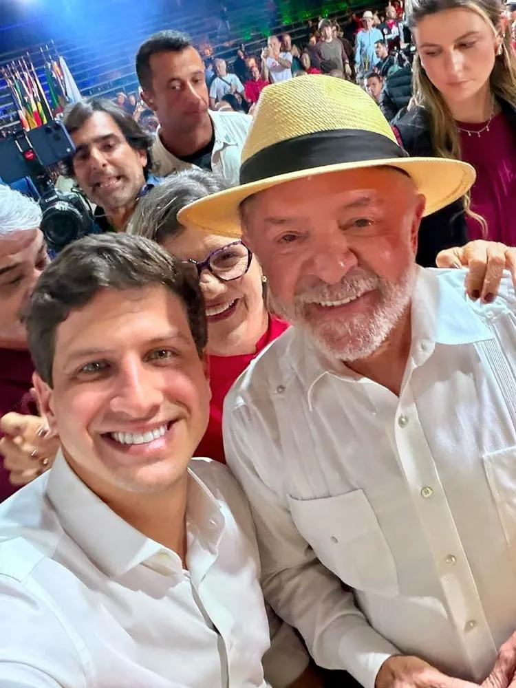 SENADORA TERESA LEITÃO GANHA PROTAGONISMO NA ALIANÇA PT/PSB DURANTE CONVENÇÃO NACIONAL E PARTICIPA DE ATO AO LADO DE LULA E JOÃO CAMPOS