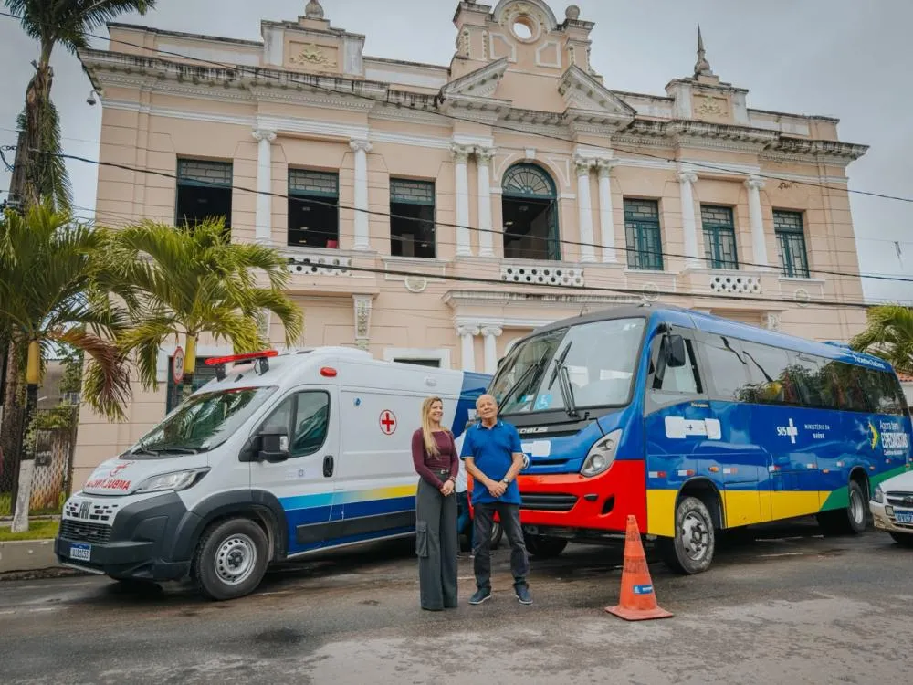 GOIANA RECEBE AMBULÂNCIA UTI E ÔNIBUS PARA TRANSPORTE DE PACIENTES EM TFD
